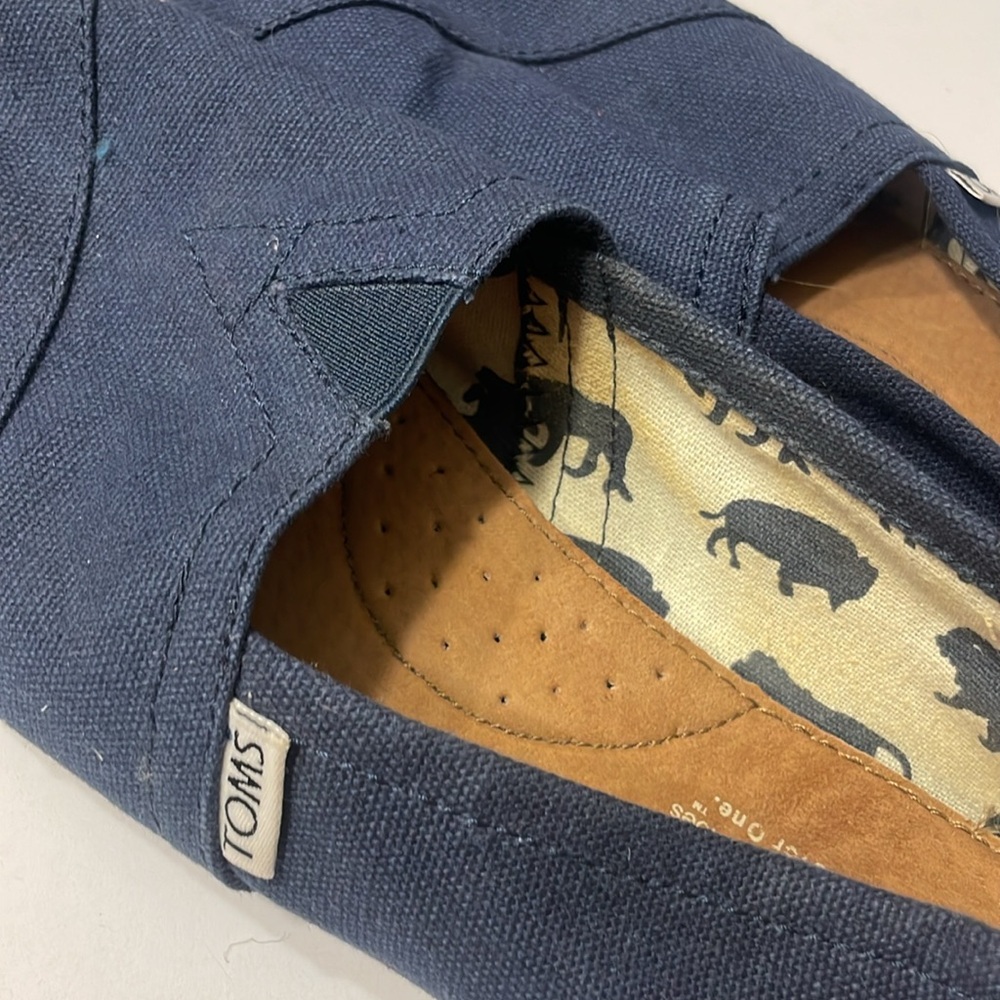 TOMS Size 9 Navy blue - Picture 6 of 6
